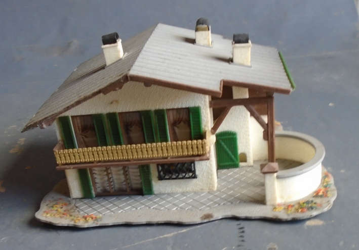 VOLLMER N SCALE - DOUBLE STORY HOUSE, FOOTPRINT 100 X 80 mm