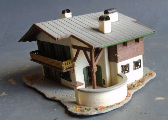 VOLLMER N SCALE - DOUBLE STORY HOUSE, FOOTPRINT 100 X 80 mm