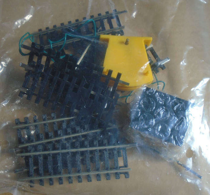 HORNBY OO/HO SCALE - ELECTRICALLY OPERATED TURNTABLE, BOXED, SEE DETAILS BELOW