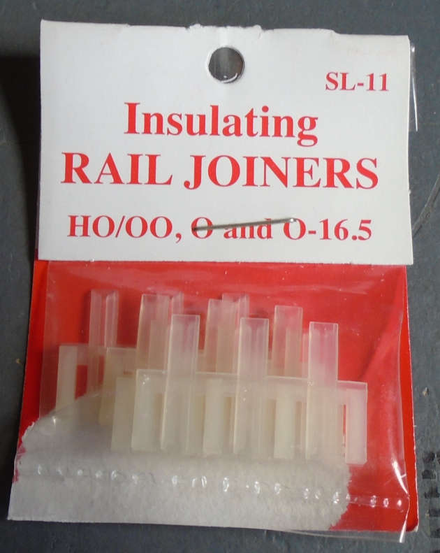 PECO HO SCALE - INSULATING RAIL JOINERS, IN PKT