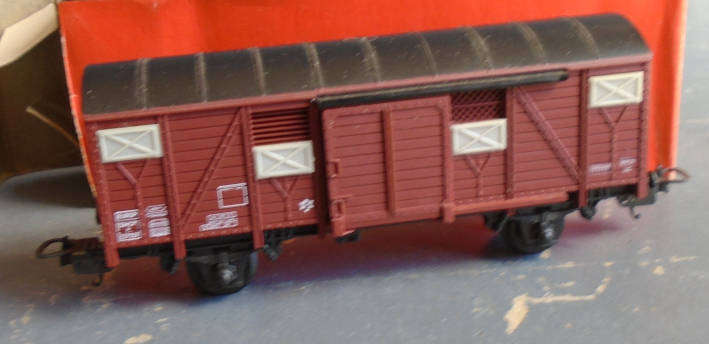 JOUEF HO SCALE - CLOSED GOODS WAGON