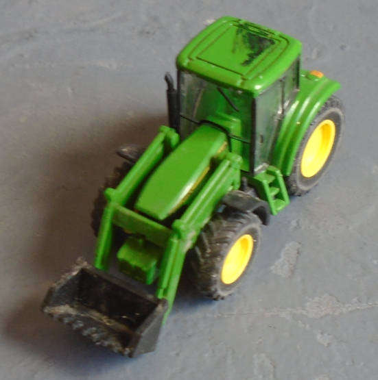 N SCALE - LOADER TRACTOR
