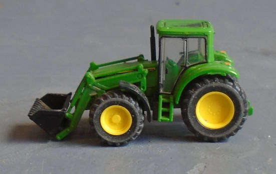 N SCALE - LOADER TRACTOR