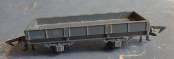 JOUEF HO SCALE -LOW SIDED GOODS WAGON
