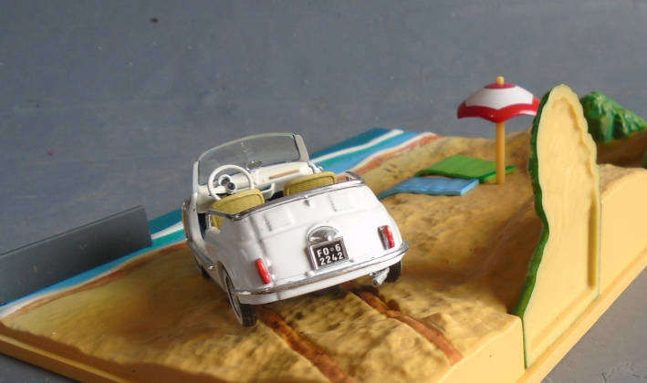 1/43 SCALE - FIAT NUOVA 500 JOLLY, BOXED DIORAMA