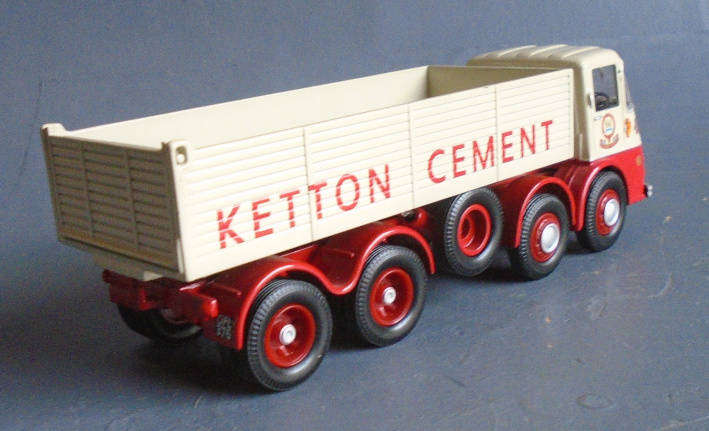 CORGI 1/50 SCALE - ERF KV KETTON CEMENBT TIPPER TRUCK