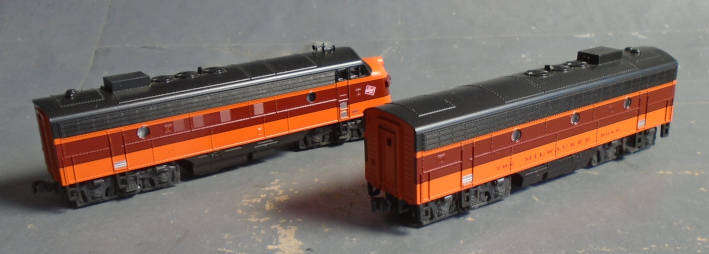 KATO N SCALE - MILWAUKEE EMD FP7A/F7B DIESEL LOCO SET, BOTH POWERED, BOXED