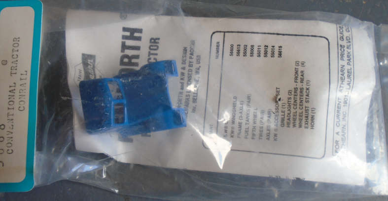 ATHEARN HO SCALE - KENWORTH TRACTOR, CONRAIL - IN PKT (SEE SAMPLE FOTO OF TRUCK)