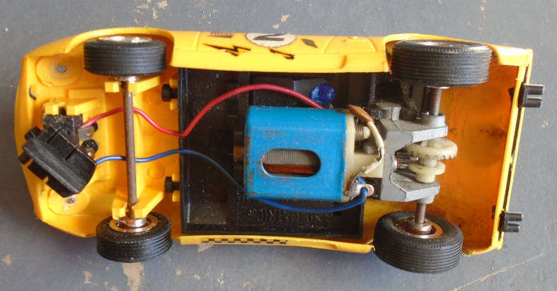 SCALEXTRIC - 1/32 SCALE LAMBORGINI RACING CAR FOR SPARES OR REPAIRS