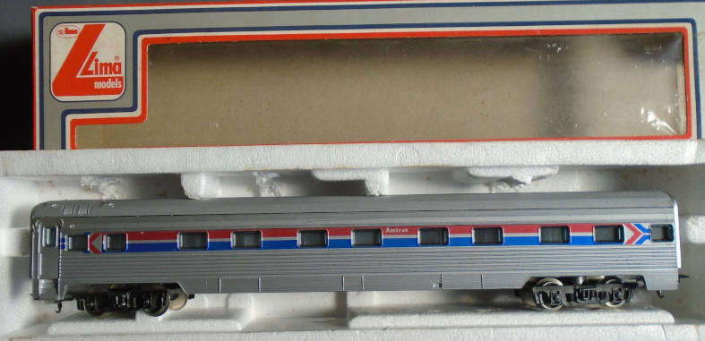 LIMA HO SCALE - AMTRAK PASSENGER COACH, BOXED