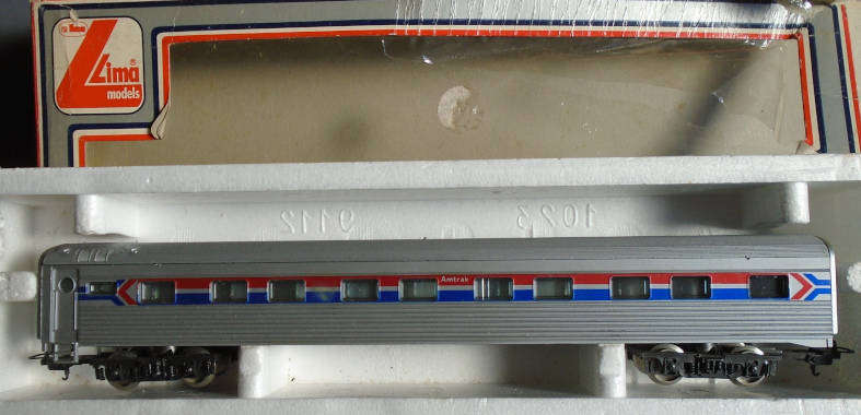 LIMA HO SCALE - AMTRAK PASSENGER COACH, BOXED