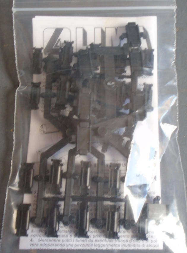 LIMA HO SCALE - SECURITY BLOCK, IN PKT