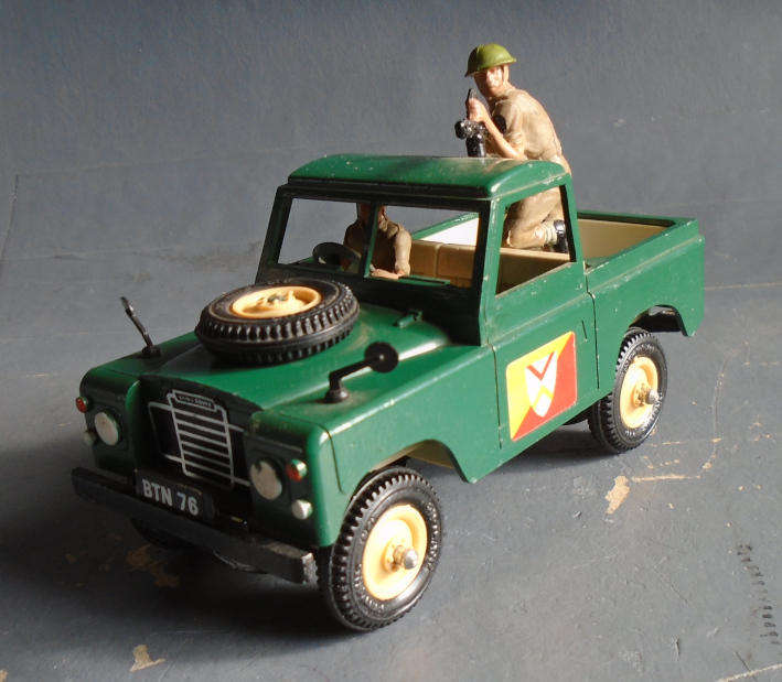 BRITAINS 1/32 SCALE - SWB MILITARY LAND ROVER