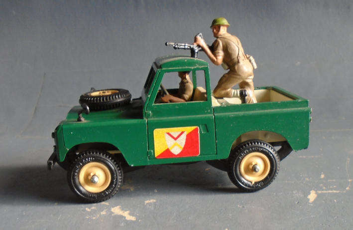 BRITAINS 1/32 SCALE - SWB MILITARY LAND ROVER