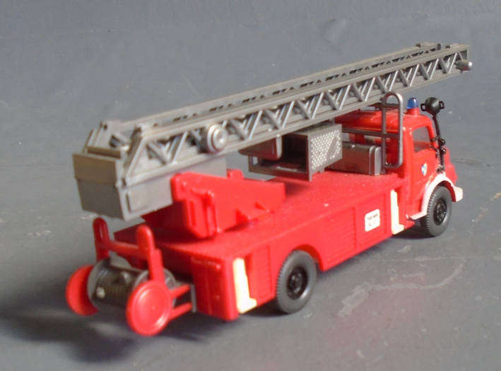 WIKING HO SCALE - MERCEDES BENZ FIRE LADDER TRUCK