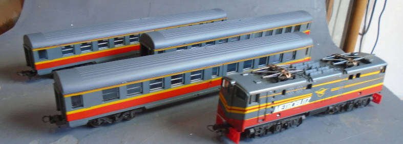 LIMA HO SCALE - SAR METRO BLITZ PASSENGER SET, BOXED