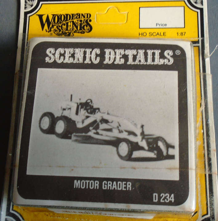 WOODLAND SCENICS HO SCALE - MOTOR GRADER KIT, CARDED