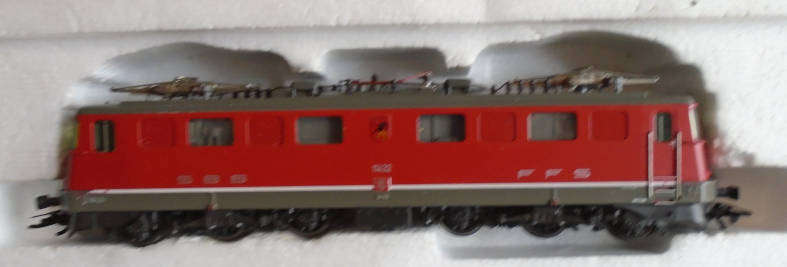 MARKLIN HO SCALE - RARE SWISS RAIL SET WITH DELTA DIGITAL LOCO & 3 X COACHES, BOXED