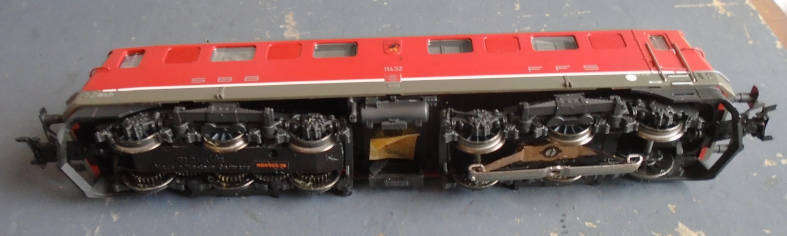 MARKLIN HO SCALE - RARE SWISS RAIL SET WITH DELTA DIGITAL LOCO & 3 X COACHES, BOXED