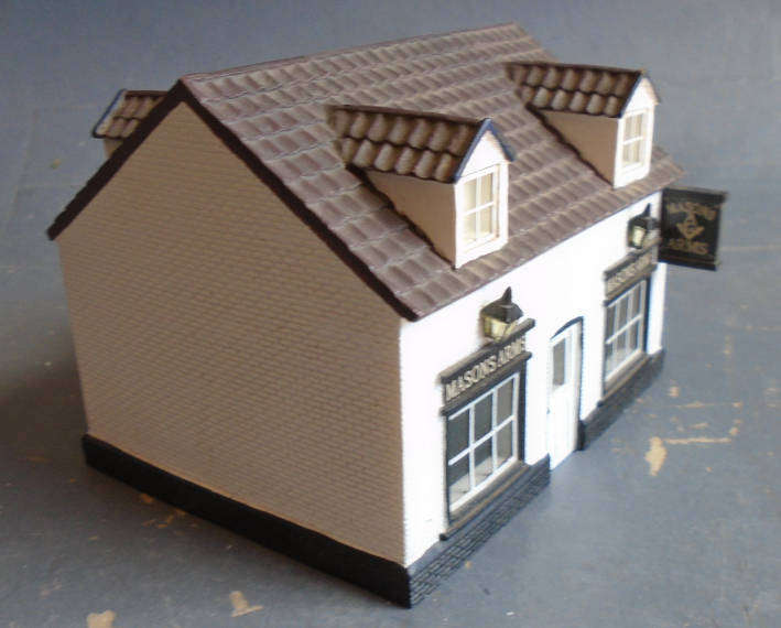 HORNBY OO SCALE - MASON'S ARMS PUB, BOXED