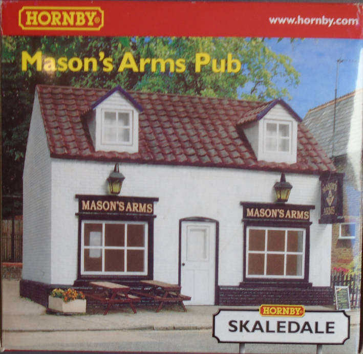 HORNBY OO SCALE - MASON'S ARMS PUB, BOXED