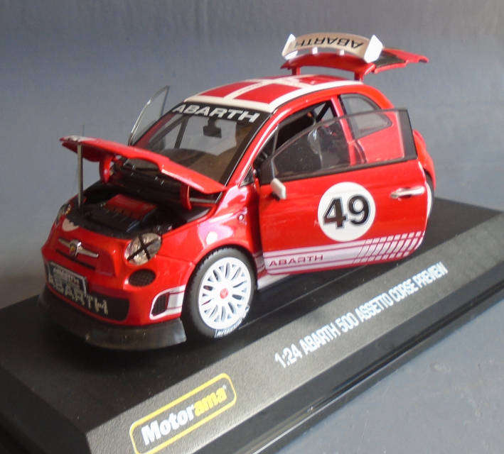 MOTORAMA 1/24 SCALE - FIAT ABARTH 500 ASSETTO, BOXED