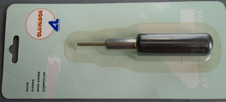 CLAVADOR NAILER FOR TRACK NAILS, CARDED