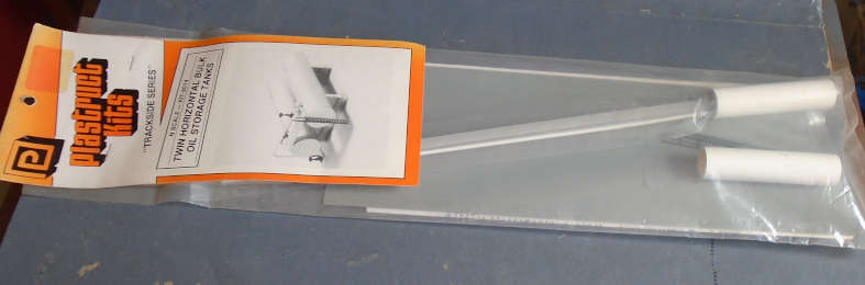 PLASTRUCT KITS N SCALE - TWIN HORIZONTAL BULK OIL STORAGE TANKS, IN PKT