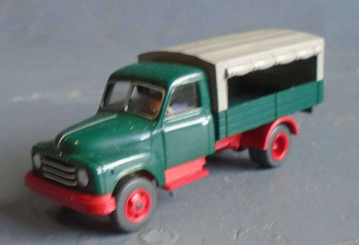 WIKING HO SCALE - HONOMAG TRUCK WITH REMOVABLE CANOPY