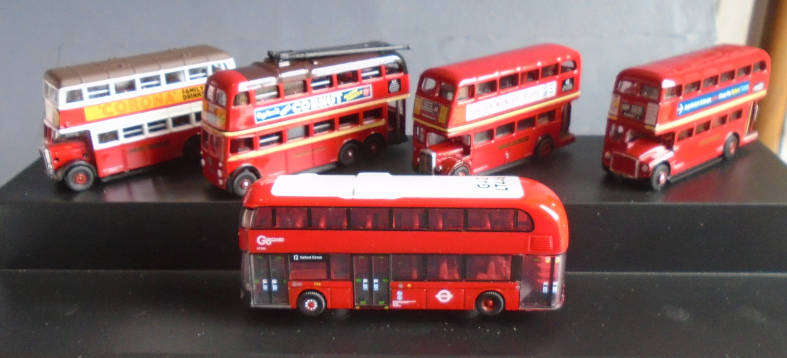 OXFORD N GAUGE - SET OF 5 X BUSSES, BOXED