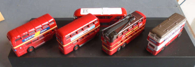 OXFORD N GAUGE - SET OF 5 X BUSSES, BOXED