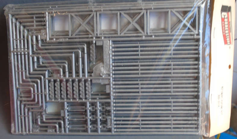 WALTHERS HO SCALE - REFINERY PIPING KIT - IN PKT