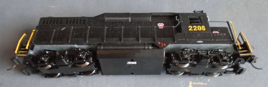 BACHMANN HO SCALE - PENNSYLVANIA #2208 GP 30 DIESEL LOCO WITH DCC FITTED, BOXED