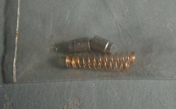MARKLIN HO SCALE - 2 X REPLACEMENT BRUSHES & SPRINGS