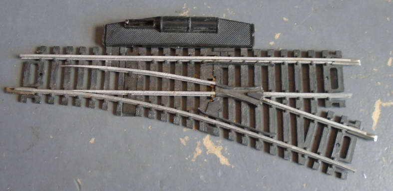 LIMA HO SCALE - CODE 100 RH POINT