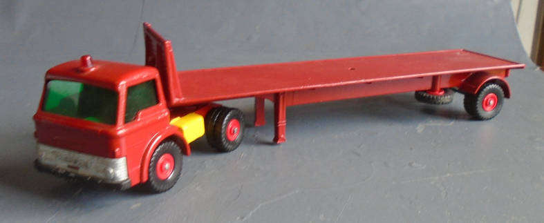 MATCHBOX KING SIZE - FORD TRACTOR & TRAILER