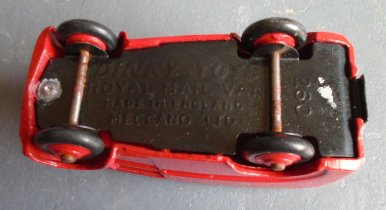 DINKY - MORRIS J ROYAL MAIL DELIVERY VAN