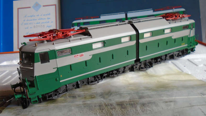 ROCO HO SCALE - FS E.646 a E.645 ARTICULATED ELECTRIC LOCO IN TIN CASE, LIMITED EDITION