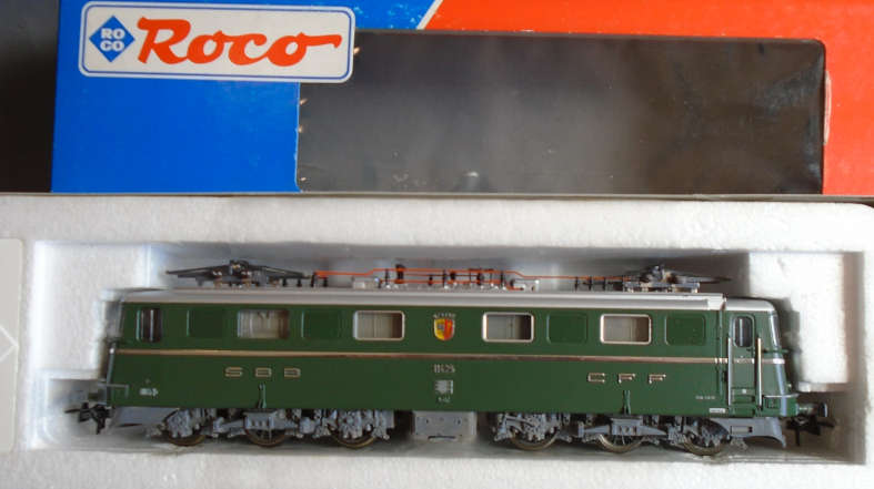 ROCO HO SCALE - SBB CFF Ae 6/6 ELECTRIC LOCO  - BOXED