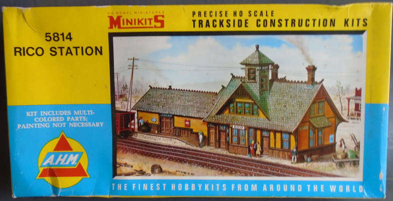 AHM HO SCALE - RICO STATION, BOXED