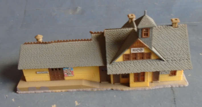 POLA N SCALE - STATION, FOOTPRINT 170 X 65 mm
