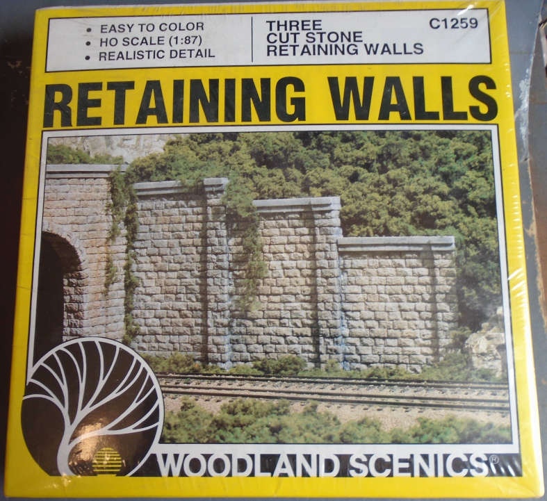 WOODLAND SCENICS HO SCALE -RETAINING WALLS, BOXED