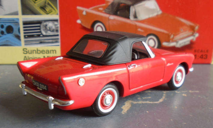 VANGUARDS 1/43 SCALE - SUNBEAM ALPINE Mk II, BOXED