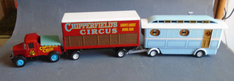 CORGI 1/50 SCALE - SCAMMELL HIGHWAYMAN TRAILER & CARAVAN - BOXED