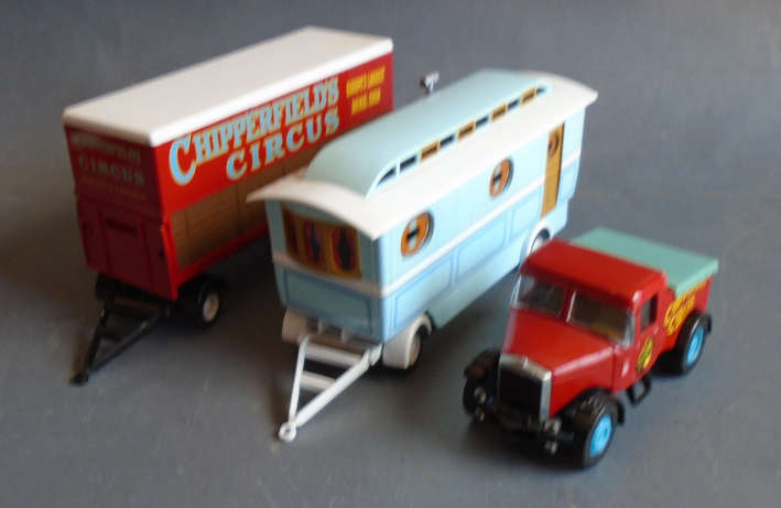 CORGI 1/50 SCALE - SCAMMELL HIGHWAYMAN TRAILER & CARAVAN - BOXED