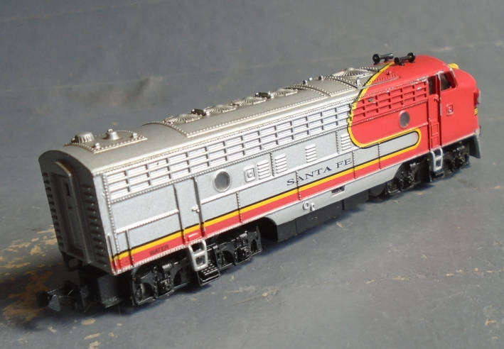 BACHMANN N SCALE - SANTA FE DIESEL LOCO, SERVICED RUNSWELL