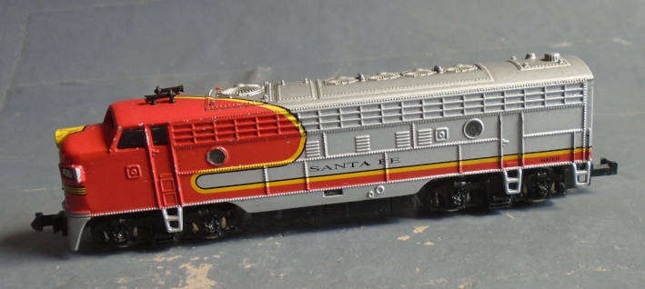 BACHMANN N SCALE - SANTA FE DIESEL LOCO, SERVICED RUNSWELL
