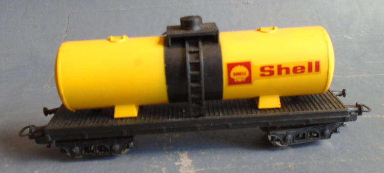 LIMA HO SCALE -SHELL TANK WAGON