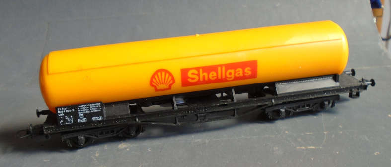 LIMA HO SCALE - SHELLGAS TANK WAGON