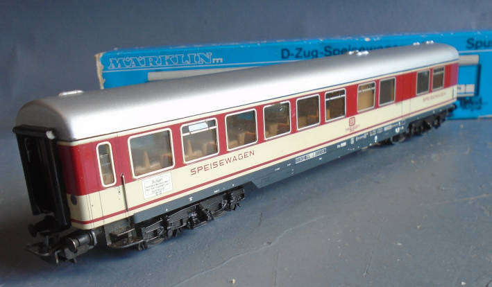 MARKLIN HO SCALE - DB EXPRESS RESTAURANT WAGON W/TAILIGHTS, BOXED